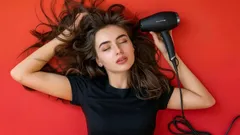 Alte, aber effektive Methode, um die Haare zu trocknen, damit sie am nächsten Tag nicht fettig aussehen